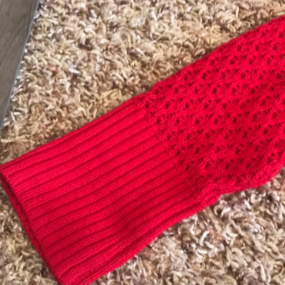 Red sweater - Picture 5 of 6